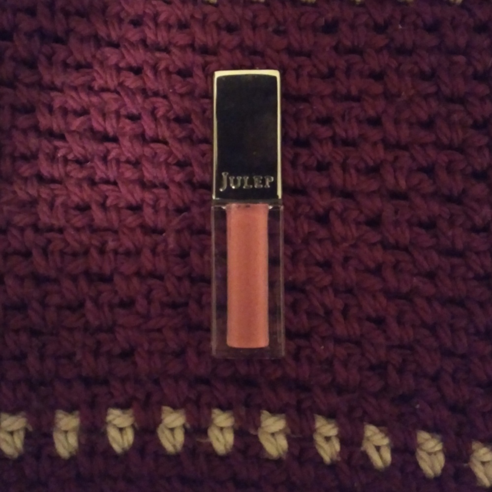 Julep matte lip mousse - bisou
